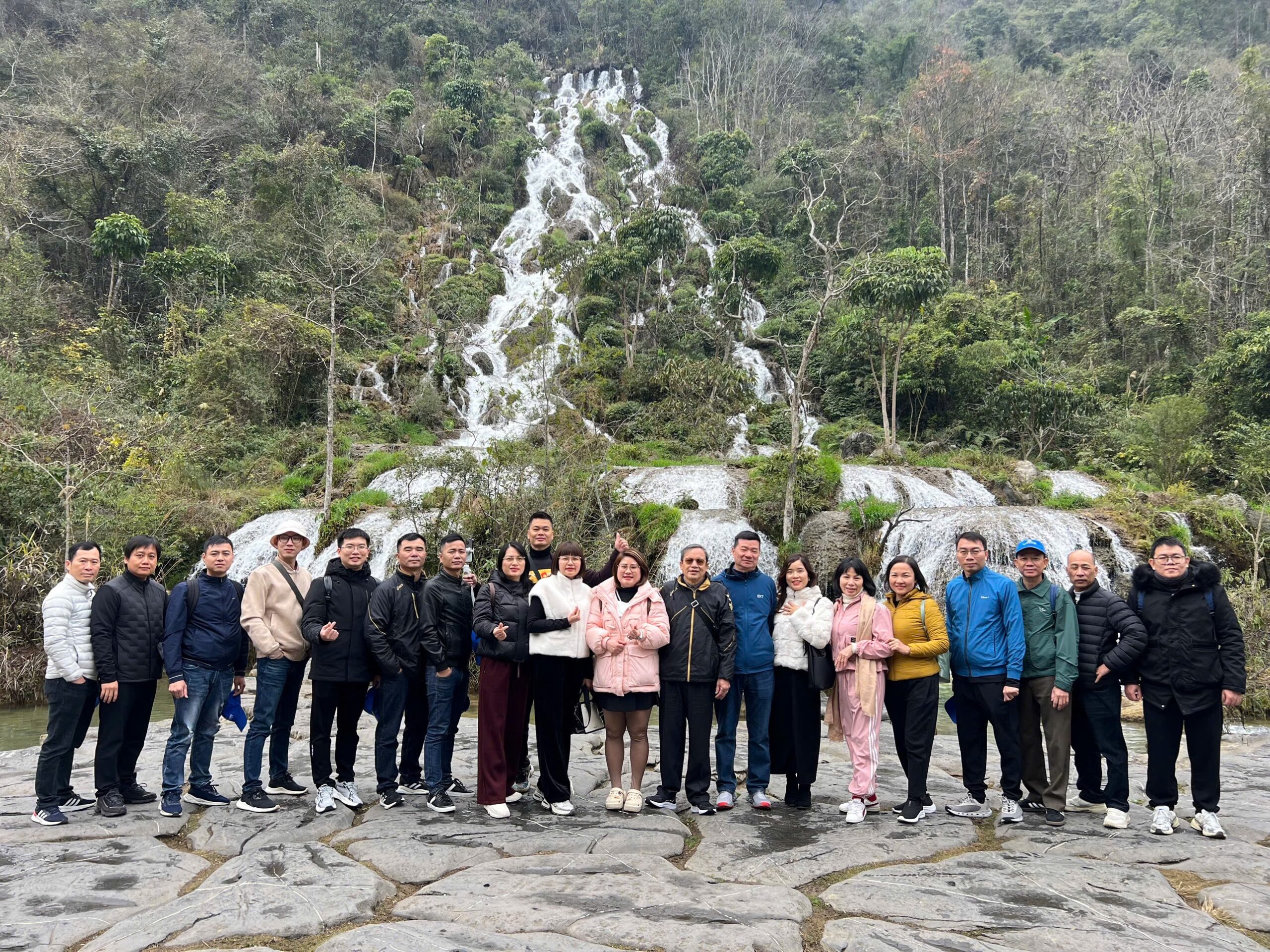 BIDV Tây Nam Quảng Ninh Tổ Chức Tour Du Lịch Trung Quốc – Hành Trình Đầy Cảm Xúc và Trải Nghiệm Tuyệt Vời